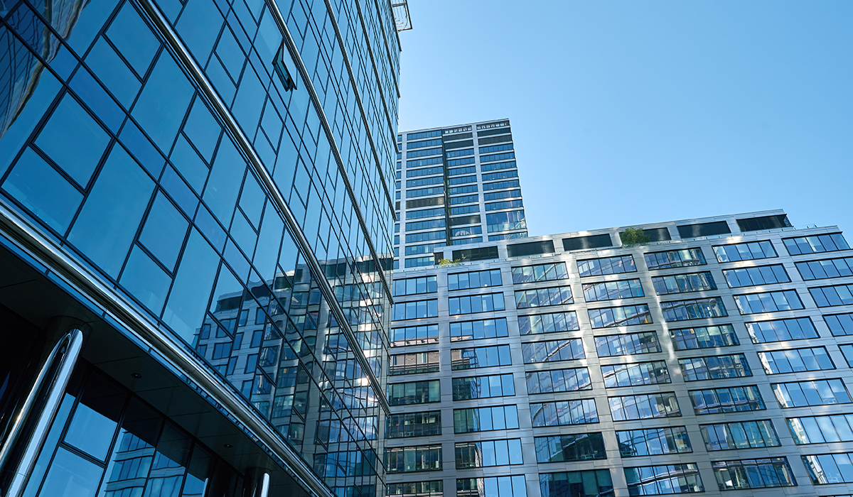 Bâtiments commerciaux (centres commerciaux, immeubles de bureaux, hôtels, etc.)